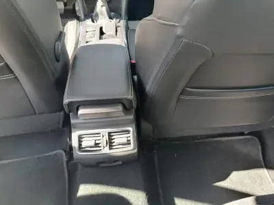 Renault Mégane 2017 - 13000 EUR, 126120 km - AUTO.MOTO.pt - 126120km - foto 11 de 19