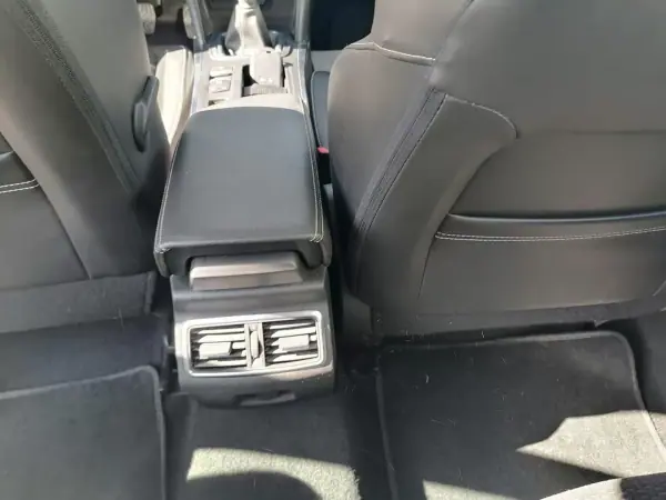 Renault Mégane 2017 - 13000 EUR, 126120 km - AUTO.MOTO.pt - 126120km - foto 11 de 19