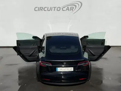 Tesla Model 3 2020 - 29500 EUR, 89581 km - 89581km - foto 15 de 48