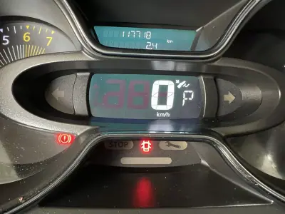 Renault Captur 2013 - 13800 EUR, 117690 km - 117690km - foto 12 de 22