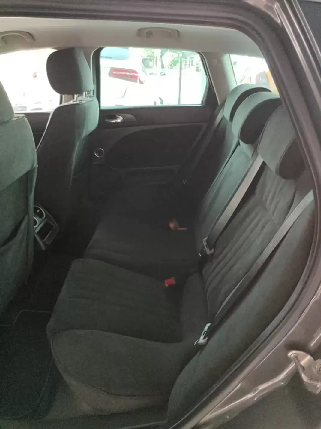 Alfa Romeo 159 Sportwagon 2008 - 7250 EUR, 221050 km - AUTO.MOTO.pt - 221050km - foto 14 de 37