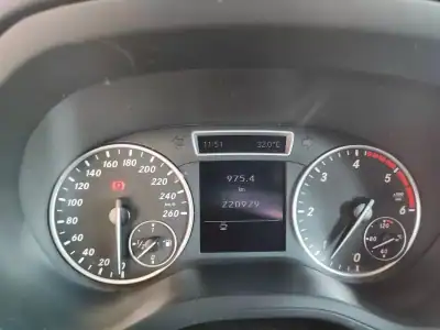 Mercedes-Benz B 180 2012 - 10990 EUR, 221000 km - AUTO.MOTO.pt - 221000km - foto 29 de 35