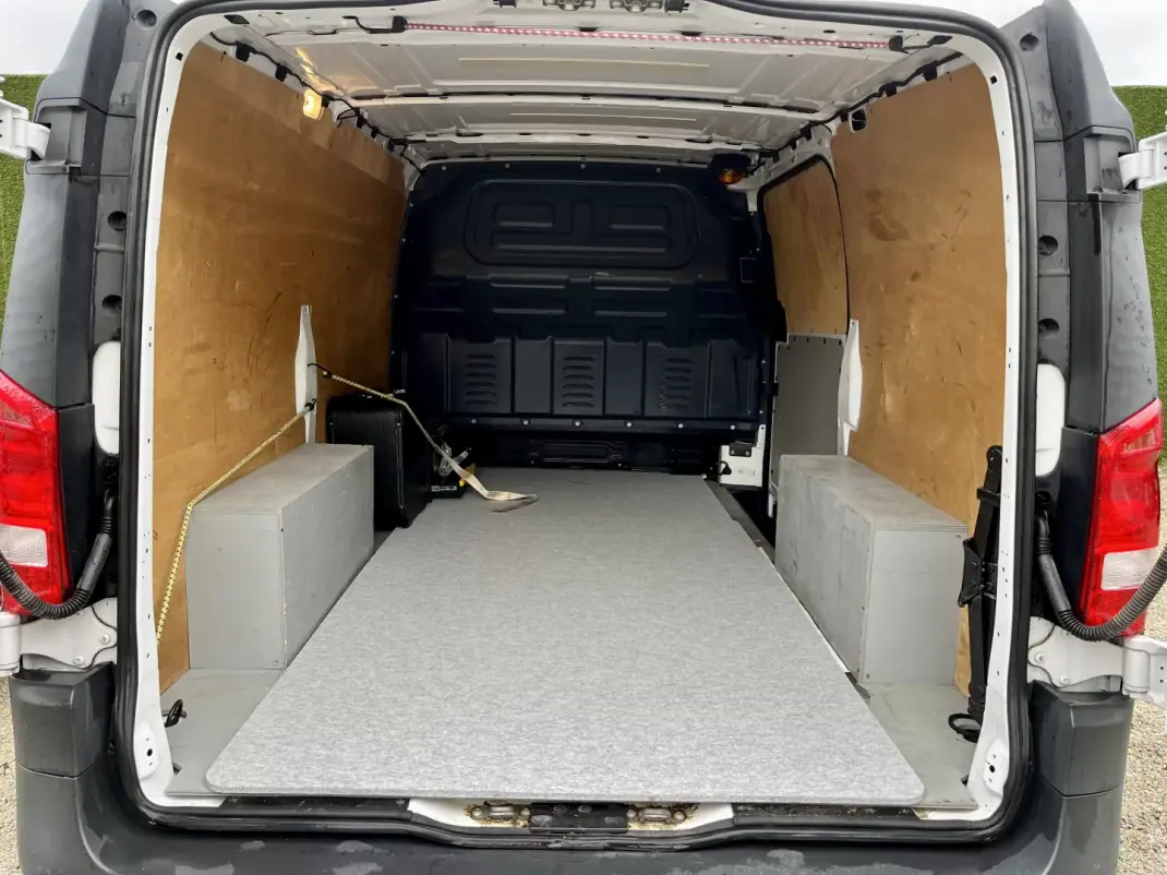 Mercedes-Benz Vito 114 CDi 3 lugares 2019 - 23900 EUR, 69000 km - AUTO.MOTO.pt - 69000km - foto 6 de 14