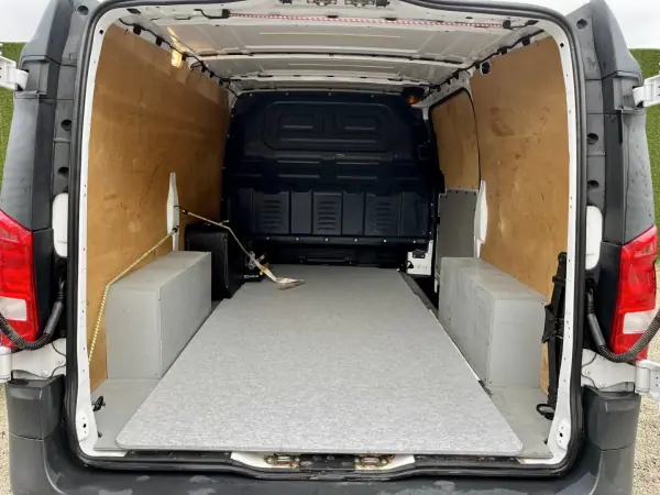 Mercedes-Benz Vito 114 CDi 3 lugares 2019 - 23900 EUR, 69000 km - AUTO.MOTO.pt - 69000km - foto 6 de 14
