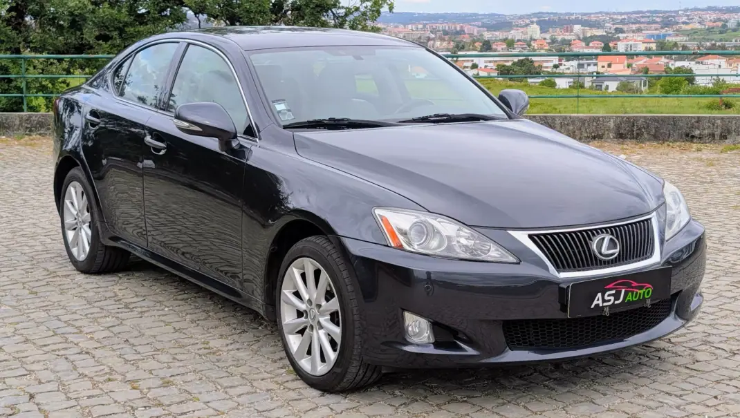 Lexus IS 220 2009 - 8500 EUR, 204441 km - AUTO.MOTO.pt - 204441km - foto 4 de 26