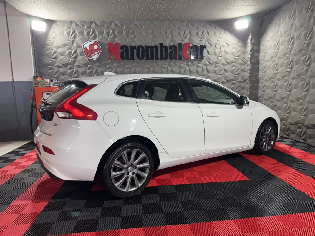 Volvo V40 2013 - 9990 EUR, 258002 km - AUTO.MOTO.pt - 258002km - foto 6 de 31