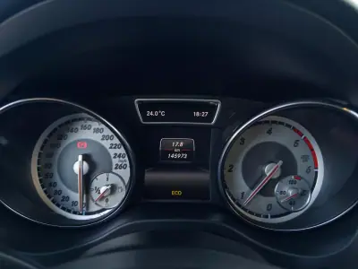 Mercedes-Benz CLA 180 2014 - 16990 EUR, 145000 km - AUTO.MOTO.pt - 145000km - foto 20 de 32