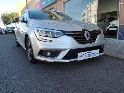 Renault Mégane Break 2018 - 15500 EUR, 156500 km - AUTO.MOTO.pt - 156500km - foto 3 de 15