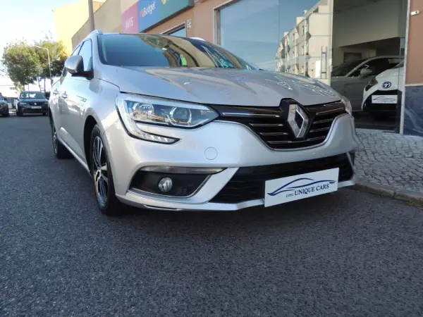 Renault Mégane Break 2018 - 15500 EUR, 156500 km - AUTO.MOTO.pt - 156500km - foto 3 de 15