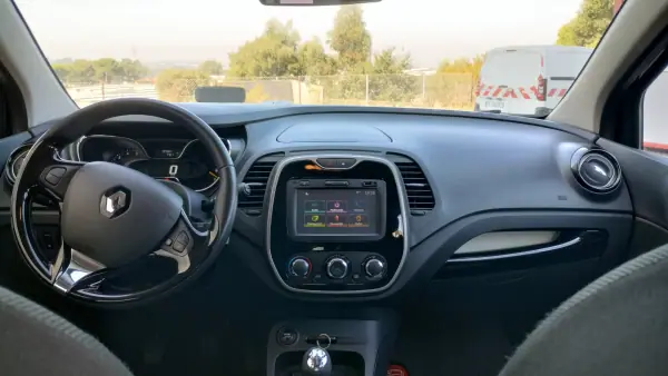 Renault Captur 2016 - 9950 EUR, 194000 km - 194000km - foto 23 de 35
