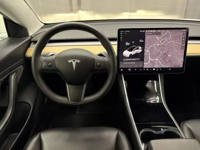 Tesla Model 3 2020 - 19500 EUR, 175000 km - AUTO.MOTO.pt - 175000km - foto 16 de 19