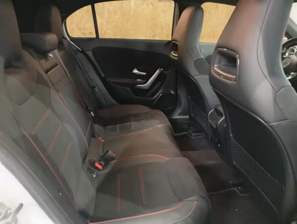 Mercedes-Benz A 250e 2024 - 39950 EUR, 24000 km - AUTO.MOTO.pt - 24000km - foto 14 de 22