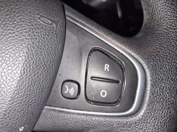 Renault Clio Break 2018 - 9999 EUR, 76544 km - AUTO.MOTO.pt - 76544km - foto 10 de 24