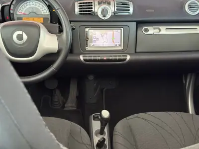 Smart Fortwo Cabrio 2012 - 8990 EUR, 101606 km - AUTO.MOTO.pt - 101606km - foto 17 de 19