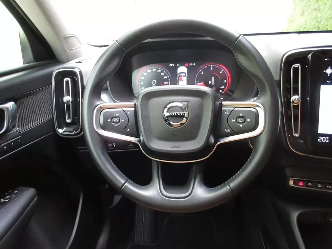 Volvo XC 40 2019 - 29490 EUR, 70000 km - AUTO.MOTO.pt - 70000km - foto 49 de 60