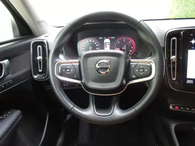 Volvo XC 40 2019 - 29490 EUR, 70000 km - AUTO.MOTO.pt - 70000km - foto 49 de 60