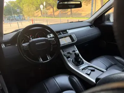 Land Rover Range Rover Evoque 2017 - 17890 EUR, 205931 km - AUTO.MOTO.pt - 205931km - foto 20 de 26