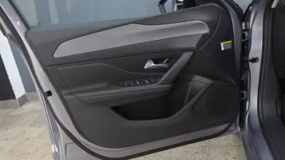 Peugeot 308 SW 2024 - 22900 EUR, 18000 km - AUTO.MOTO.pt - 18000km - foto 14 de 31