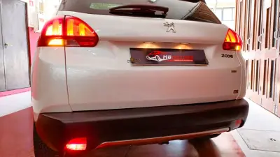 Peugeot 2008 2015 - 11490 EUR, 92490 km - AUTO.MOTO.pt - 92490km - foto 10 de 72