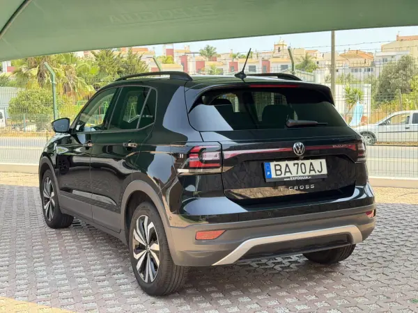 Volkswagen T-Cross 2023 - 22900 EUR, 49424 km - AUTO.MOTO.pt - 49424km - foto 4 de 17