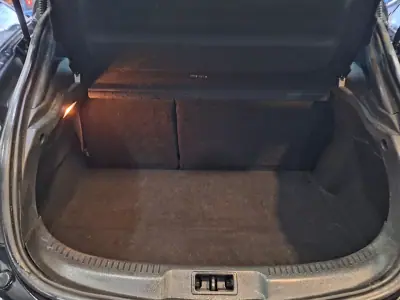 Renault Mégane Coupe 2013 - 9900 EUR, 177543 km - AUTO.MOTO.pt - 177543km - foto 17 de 17