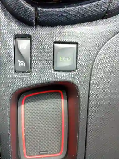 Renault Clio 2013 - 8600 EUR, 171000 km - AUTO.MOTO.pt - 171000km - foto 19 de 19
