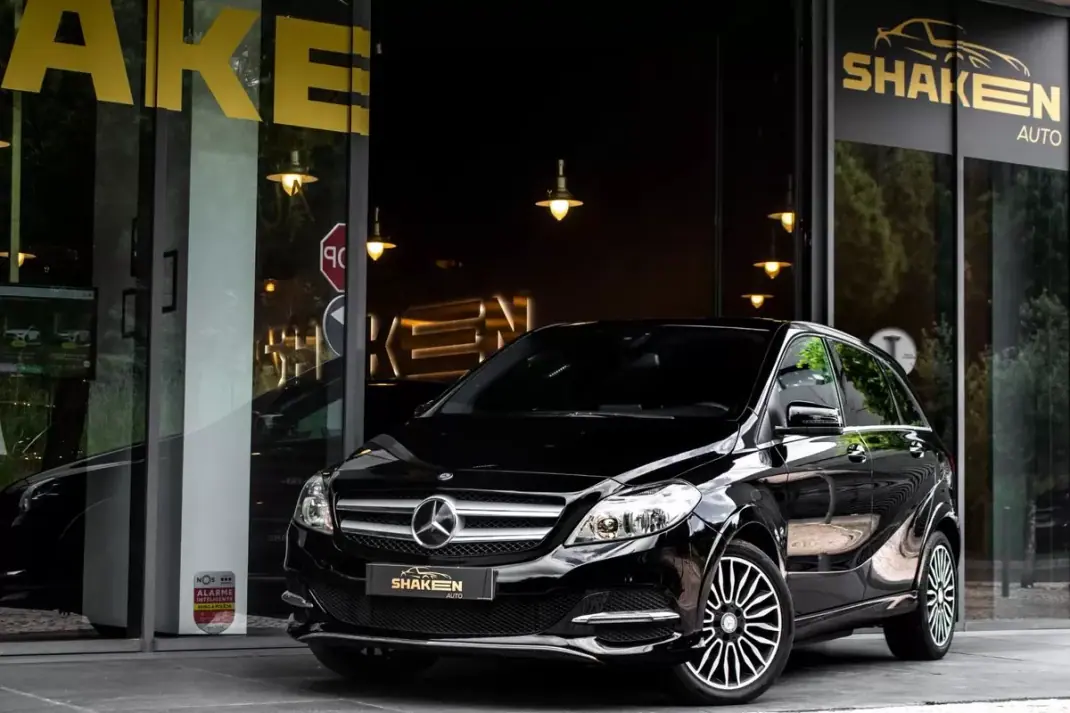 Mercedes-Benz B 250 2017 - 13990 EUR, 87144 km - AUTO.MOTO.pt - 87144km - foto 1 de 42