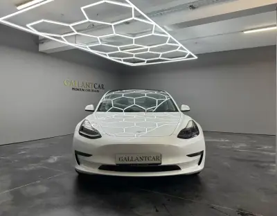 Tesla Model 3 2023 - 33500 EUR, 55603 km - AUTO.MOTO.pt - 55603km - foto 2 de 10