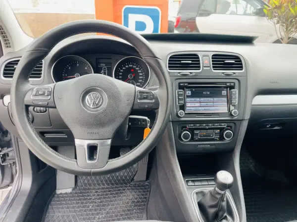 Volkswagen Golf 2012 - 13950 EUR, 32933 km - AUTO.MOTO.pt - 32933km - foto 10 de 12