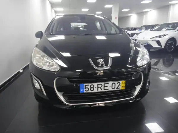 Peugeot 308 2012 - 7250 EUR, 172520 km - AUTO.MOTO.pt - 172520km - foto 29 de 50