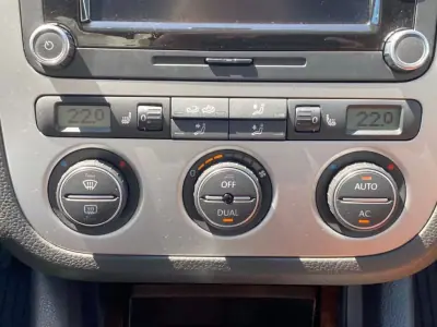 Volkswagen EOS 2009 - 16500 EUR, 74621 km - 74621km - foto 21 de 43