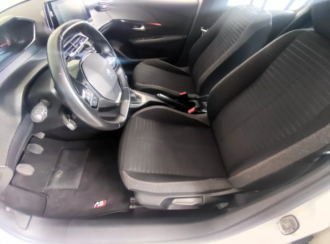 Peugeot 208 2020 - 11900 EUR, 247697 km - AUTO.MOTO.pt - 247697km - foto 15 de 23