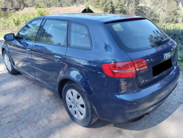 Audi A3 Sportback 2012 - 8999 EUR, 260000 km - AUTO.MOTO.pt - 260000km - foto 5 de 23
