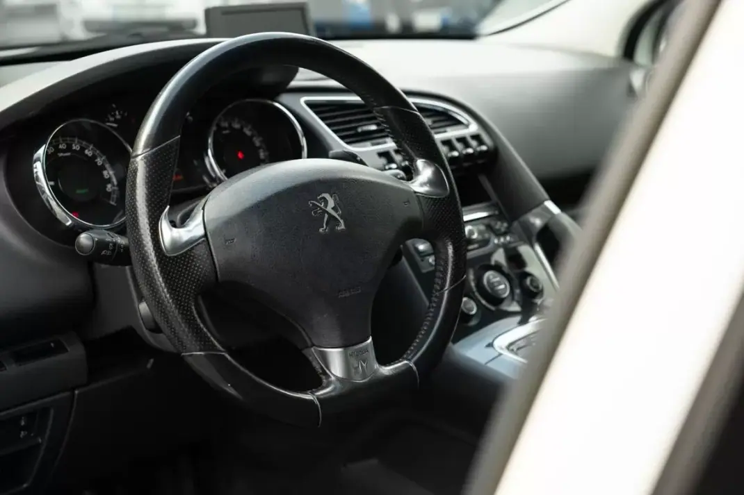 Peugeot 3008 2014 - 7900 EUR, 320877 km - AUTO.MOTO.pt - 320877km - foto 12 de 31