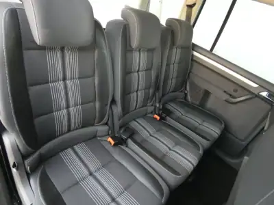 Volkswagen Touran 2012 - 16999 EUR, 182000 km - AUTO.MOTO.pt - 182000km - foto 20 de 28