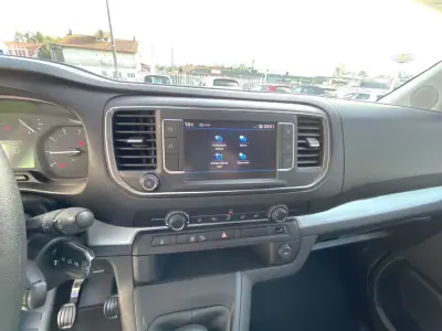 Peugeot Traveller 2018 - 28990 EUR, 151058 km - AUTO.MOTO.pt - 151058km - foto 7 de 16