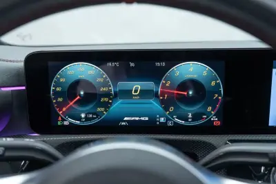 Mercedes-Benz CLA 45 AMG 2023 - 56950 EUR, 27000 km - AUTO.MOTO.pt - 27000km - foto 21 de 47