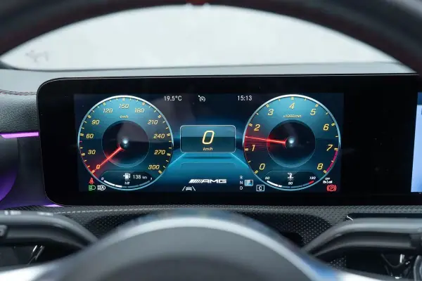 Mercedes-Benz CLA 45 AMG 2023 - 54950 EUR, 27000 km - AUTO.MOTO.pt - 27000km - foto 21 de 47