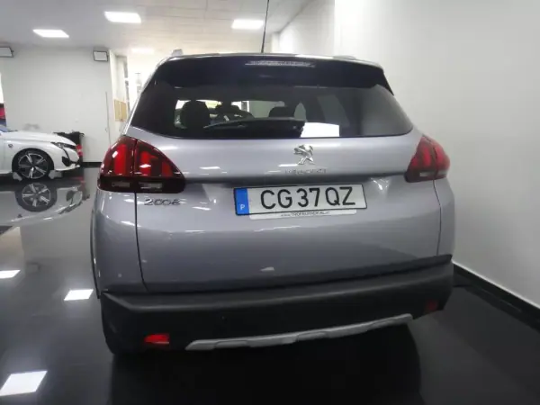 Peugeot 2008 2019 - 10500 EUR, 99000 km - AUTO.MOTO.pt - 99000km - foto 6 de 22