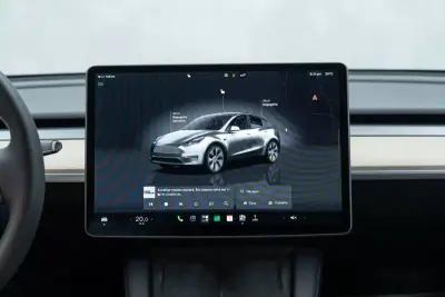 Tesla Model Y 2023 - 35950 EUR, 57000 km - 57000km - foto 24 de 49