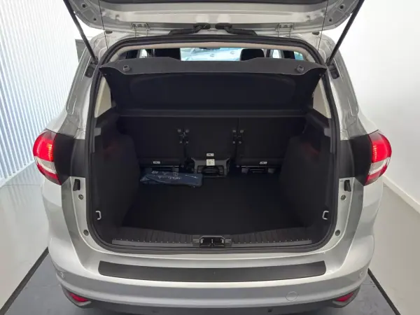Ford C-Max 2015 - 12990 EUR, 69603 km - AUTO.MOTO.pt - 69603km - foto 11 de 32