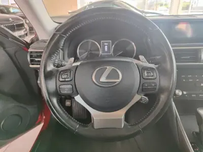 Lexus IS 300H 2017 - 25900 EUR, 68000 km - AUTO.MOTO.pt - 68000km - foto 28 de 38