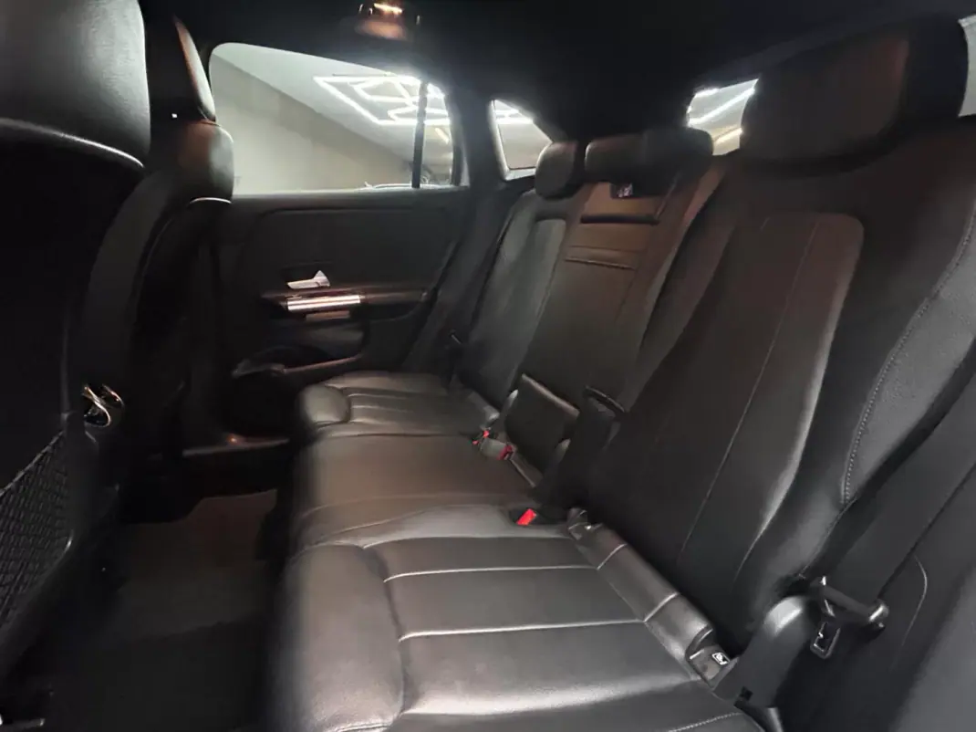 Mercedes-Benz GLA 250 2022 - 31400 EUR, 142300 km - 142300km - foto 12 de 12