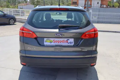Ford Focus 2015 - 8500 EUR, 162000 km - 162000km - foto 5 de 15