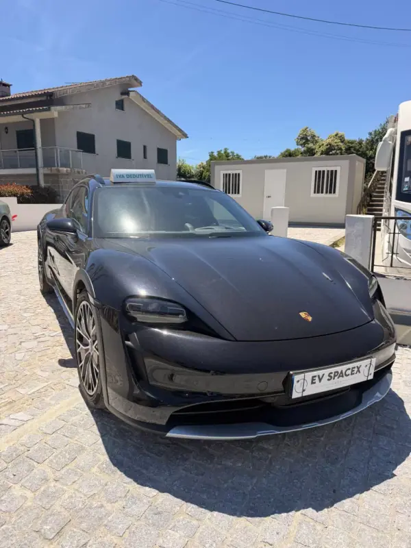 Porsche Taycan Cross Turismo 2022 - 70900 EUR, 58000 km - AUTO.MOTO.pt - 58000km - foto 2 de 5