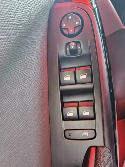 Citroën Grand C4 Spacetourer 2019 - 12750 EUR, 109500 km - AUTO.MOTO.pt - 109500km - foto 6 de 16