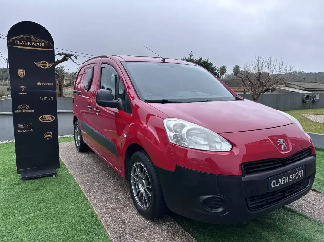 Peugeot PARTNER GIRAFON 2012 - 6500 EUR, 205000 km - AUTO.MOTO.pt - 205000km - foto 1 de 29