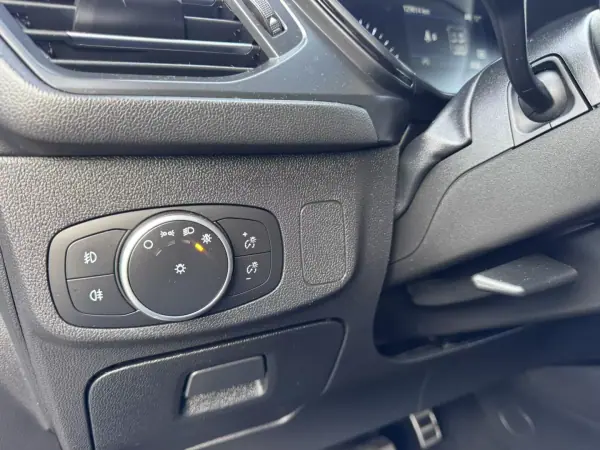 Ford Focus 2019 - 13900 EUR, 129500 km - AUTO.MOTO.pt - 129500km - foto 13 de 19