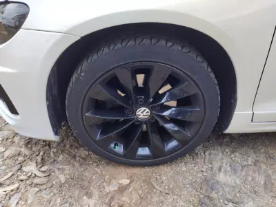 Volkswagen Scirocco 2011 - 10000 EUR, 215000 km - AUTO.MOTO.pt - 215000km - foto 10 de 30