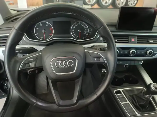 Audi A4 Avant 2017 - 18700 EUR, 168000 km - AUTO.MOTO.pt - 168000km - foto 5 de 16